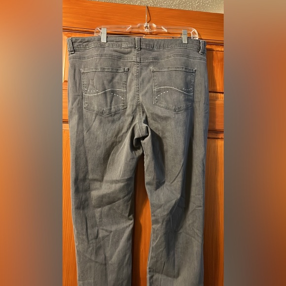 EUC Women’s 18 Lee Perfect Fit Jeans - Picture 4 of 4